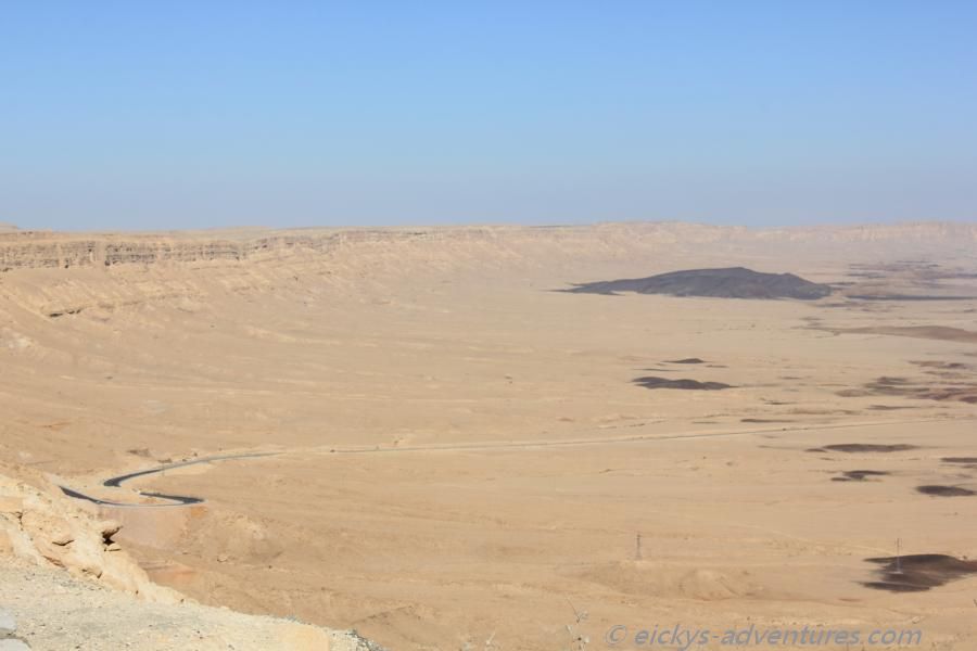 Blick in den Krater vom Lookout in Mitzpe Ramon Blick in den Krater vom Lookout in Mitzpe Ramon