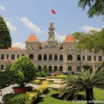Park vor dem ehemaligen Rathaus in Saigon