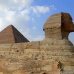 der Sphinx mit Pyramide