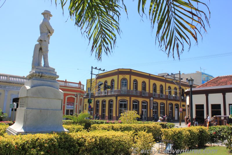 Plaza del Marte mit Denkmal für Camilo Cienfuegos Plaza del Marte mit Denkmal für Camilo Cienfuegos