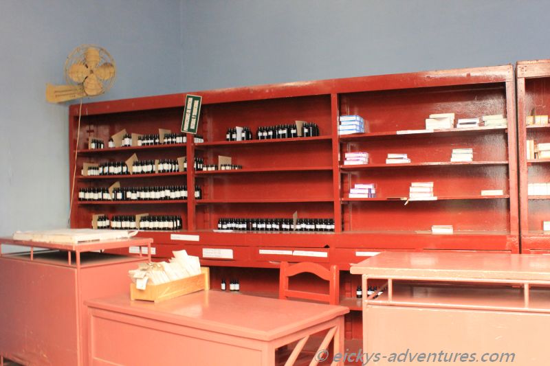gut sortiert, die Apotheke gut sortiert, die Apotheke