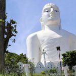 weißer Buddha Bahira Wakanda Tempel