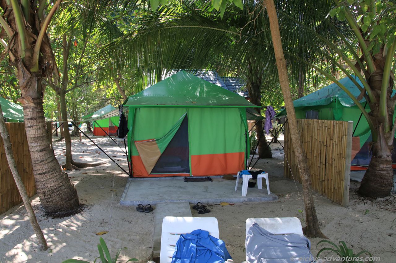 Camping Restaurant auf Koh Ngai Camping Restaurant auf Koh Ngai